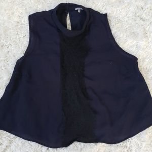 Sleeveless shirt